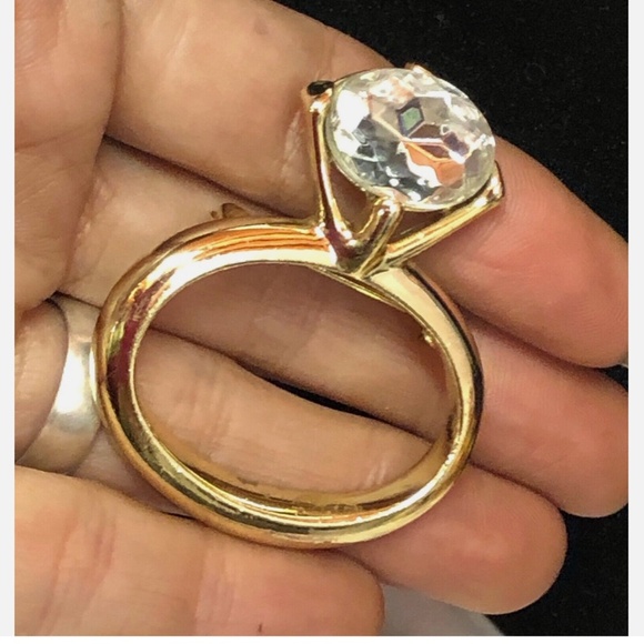 3/$32 VTG 80s Gold Tone Clear Stone Solitaire Engagement Ring Novelty Brooch Pin - Picture 1 of 6
